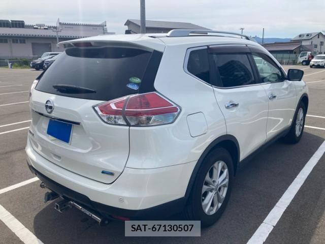 Nissan X-TRAIL 2014-03 8039389-2