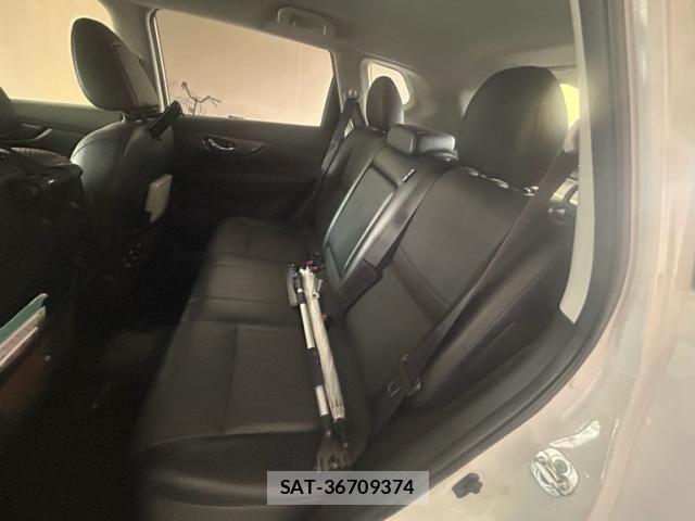 Nissan X-TRAIL 2015-01 8039388-12