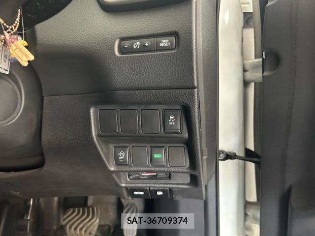 Nissan X-TRAIL 2015-01 8039388-19