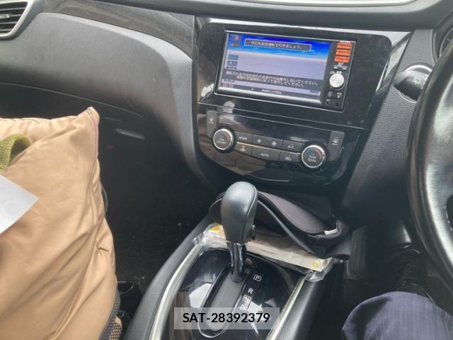 Nissan X-TRAIL 2015-09 8076250-13