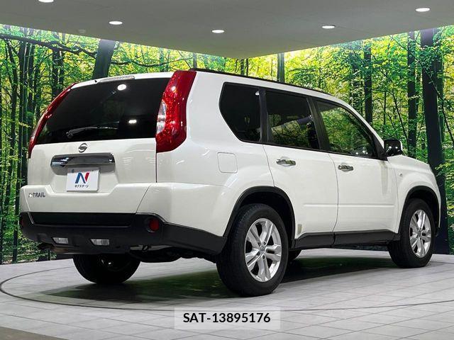 Nissan X-TRAIL 2012-08 8076248-16