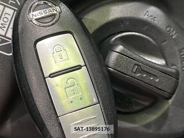 Nissan X-TRAIL 2012-08 8076248-4