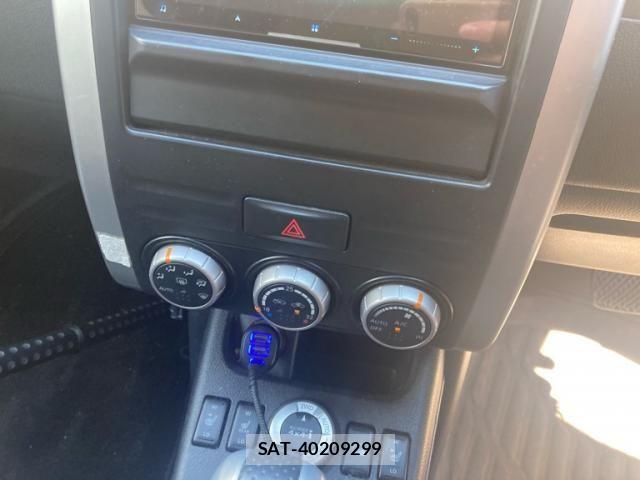 Nissan X-TRAIL 2011-06 8102933-19