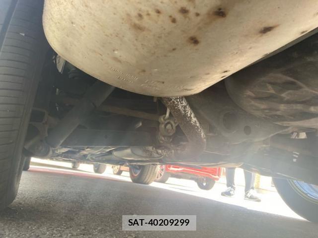Nissan X-TRAIL 2011-06 8102933-6