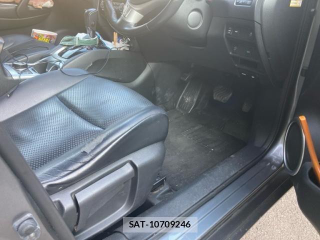 Nissan X-TRAIL 2016-05 8102922-11