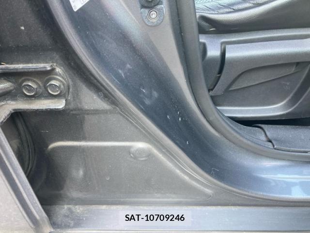 Nissan X-TRAIL 2016-05 8102922-12