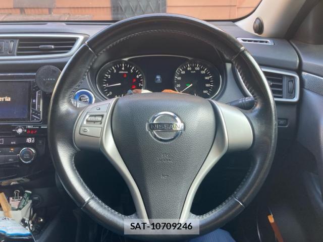 Nissan X-TRAIL 2016-05 8102922-14