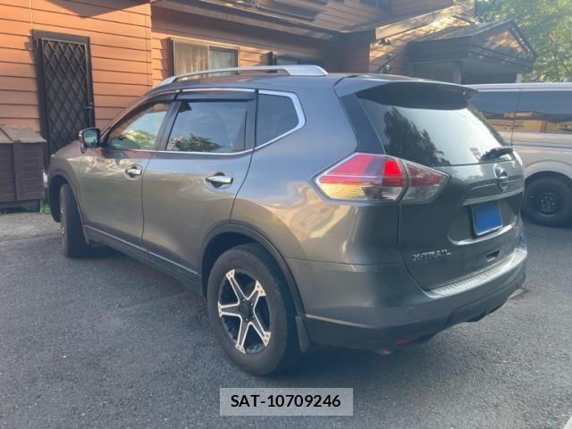 Nissan X-TRAIL 2016-05 8102922-2