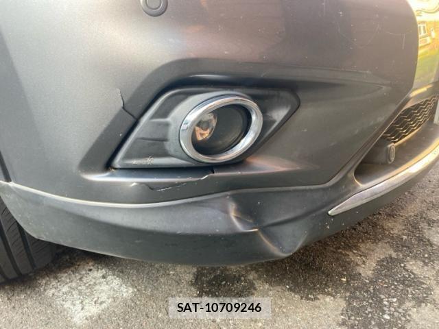 Nissan X-TRAIL 2016-05 8102922-3