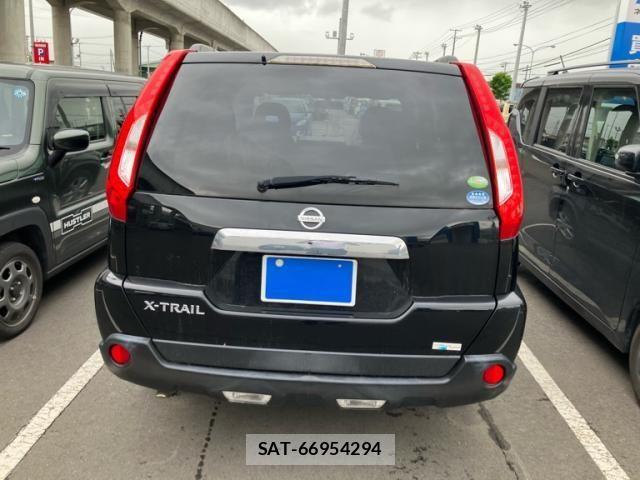 Nissan X-TRAIL 2010-08 8102920-4