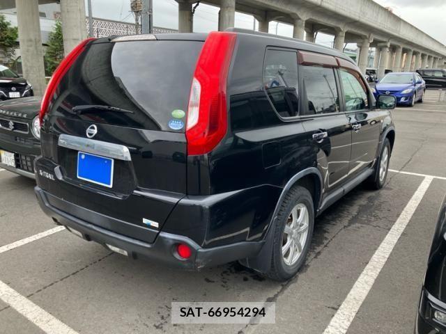 Nissan X-TRAIL 2010-08 8102920-6