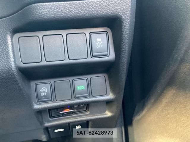 Nissan X-TRAIL 2014-04 8102917-15