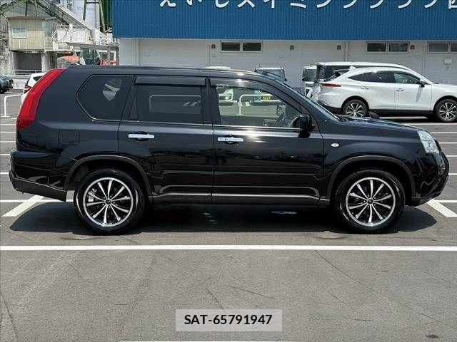 Nissan X-TRAIL 2013-03 8133144-10