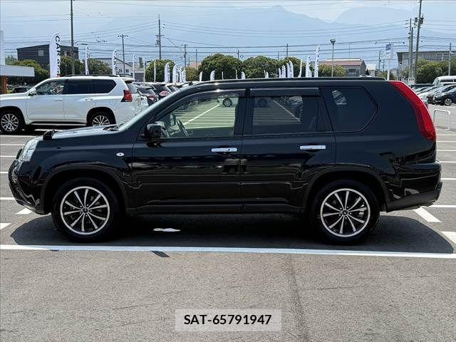 Nissan X-TRAIL 2013-03 8133144-11