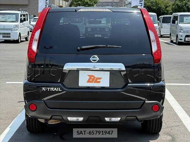 Nissan X-TRAIL 2013-03 8133144-13