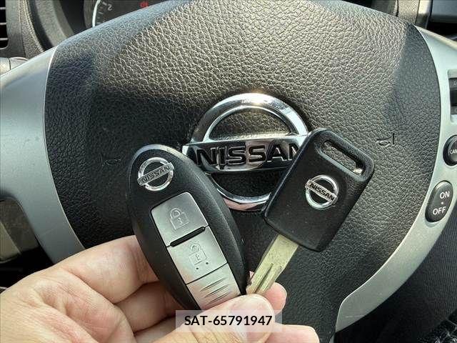 Nissan X-TRAIL 2013-03 8133144-21