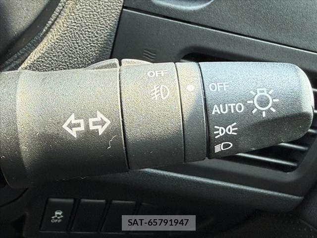 Nissan X-TRAIL 2013-03 8133144-25