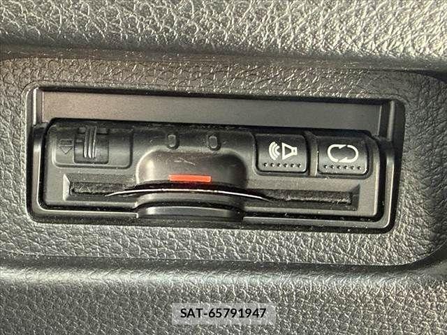 Nissan X-TRAIL 2013-03 8133144-6