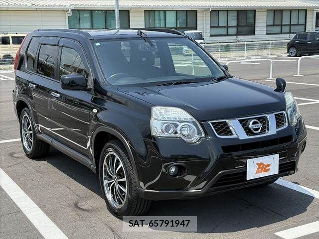 Nissan X-TRAIL 2013-03 8133144-7