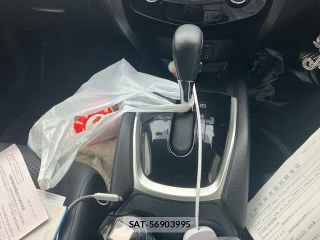 Nissan X-TRAIL 2016-03 8133152-16