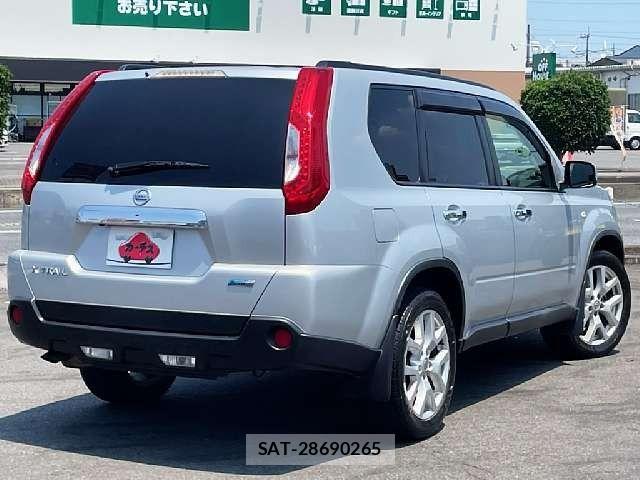 Nissan X-TRAIL 2013-07 8133145-2