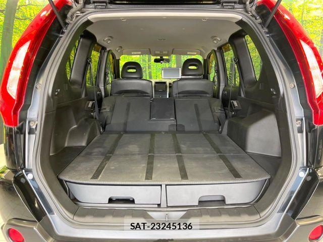Nissan X-TRAIL 2011-11 8133151-9