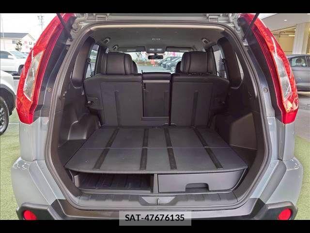 Nissan X-TRAIL 2013-03 8147063-12