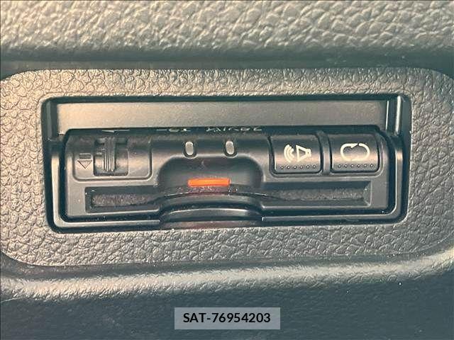 Nissan X-TRAIL 2012-03 8147061-6