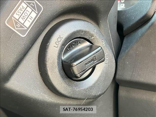 Nissan X-TRAIL 2012-03 8147061-7