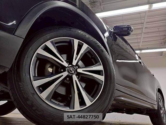 Nissan X-TRAIL 2018-09 8147059-13
