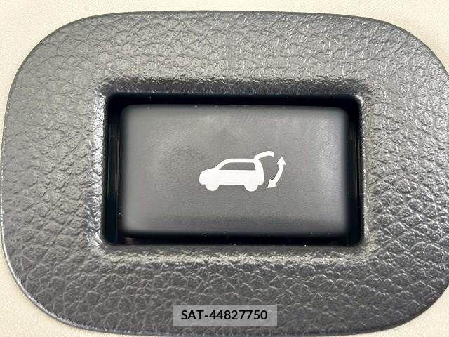 Nissan X-TRAIL 2018-09 8147059-6