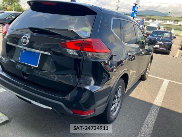 Nissan X-TRAIL 2018-03 8159580-5
