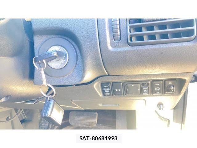 Nissan X-TRAIL 2003-06 8159583-13