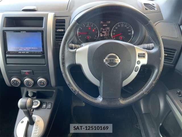 Nissan X-TRAIL 2013-02 8159579-13