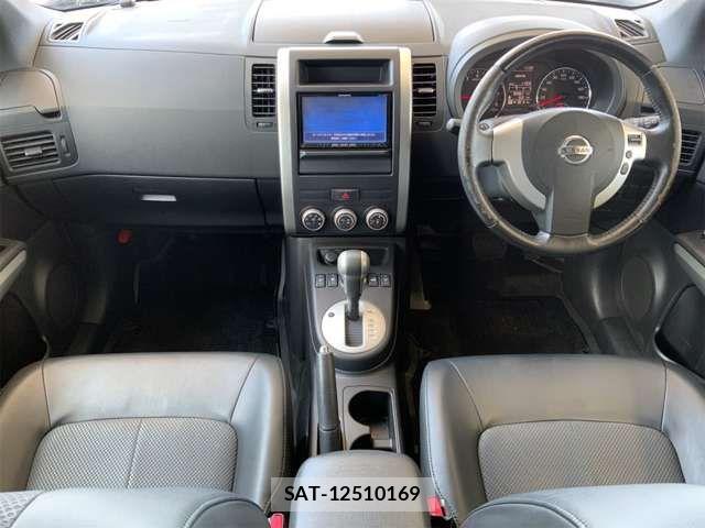 Nissan X-TRAIL 2013-02 8159579-1