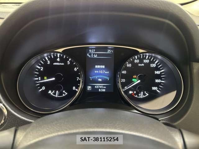 Nissan X-TRAIL 2016-07 8211149-10