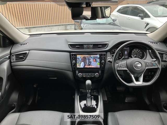 Nissan X-TRAIL 2019-10 8211143-1