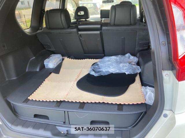 Nissan X-TRAIL 2013-01 8211157-9