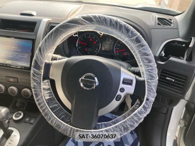 Nissan X-TRAIL 2013-01 8211157-10