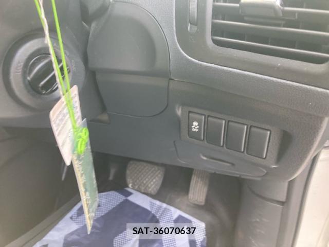 Nissan X-TRAIL 2013-01 8211157-11