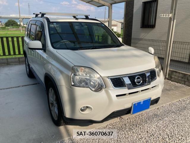 Nissan X-TRAIL 2013-01 8211157-1
