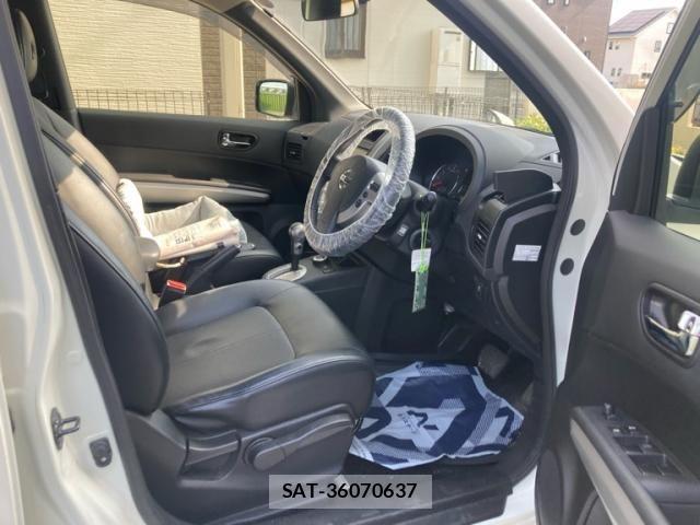 Nissan X-TRAIL 2013-01 8211157-6