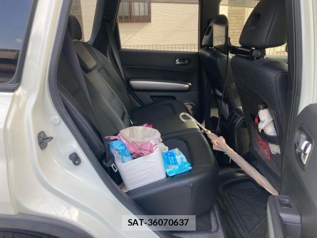 Nissan X-TRAIL 2013-01 8211157-8