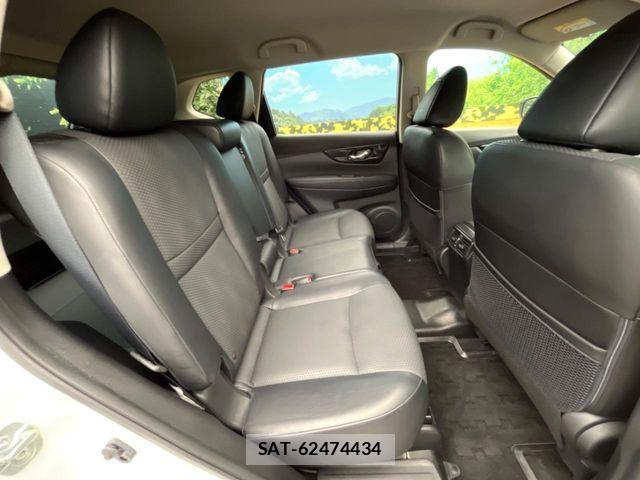 Nissan X-TRAIL 2019-03 8211142-8