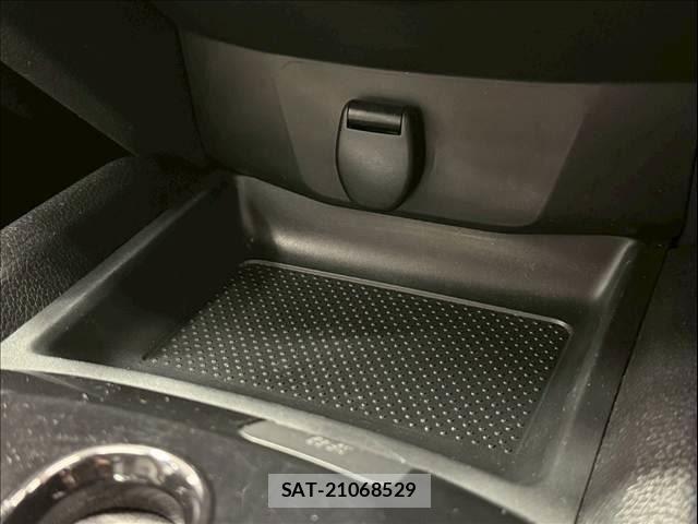 Nissan X-TRAIL 2015-11 8211150-25