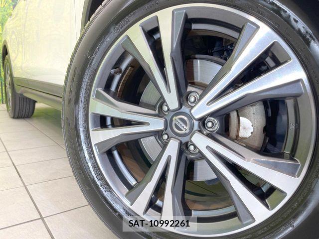 Nissan X-TRAIL 2019-08 8211146-12
