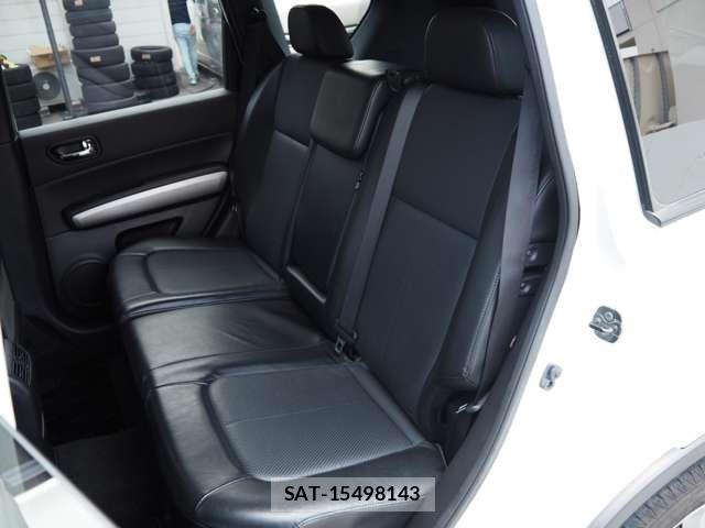 Nissan X-TRAIL 2013-08 8211148-9