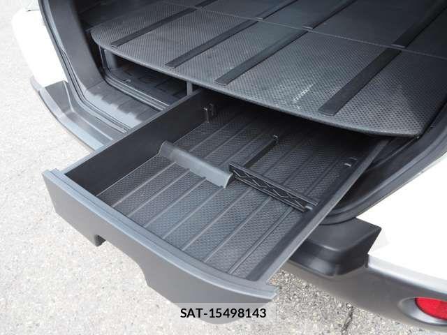 Nissan X-TRAIL 2013-08 8211148-13