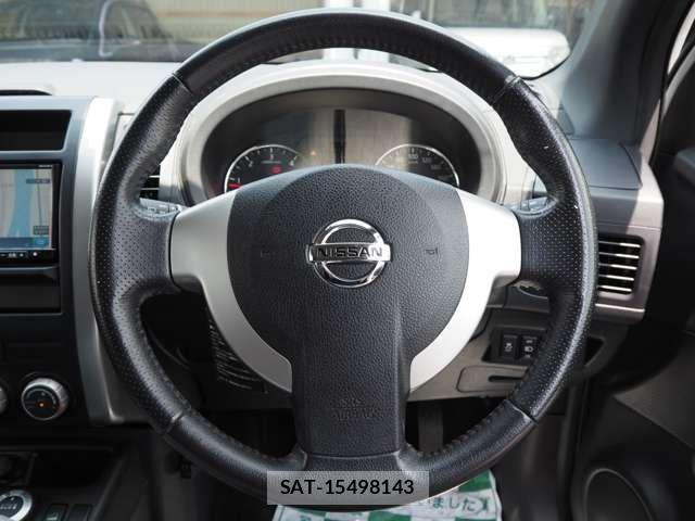 Nissan X-TRAIL 2013-08 8211148-17