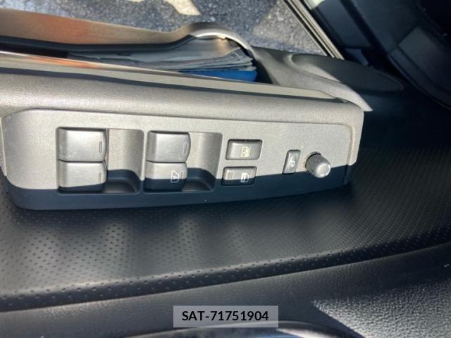 Nissan X-TRAIL 2011-08 8211156-16